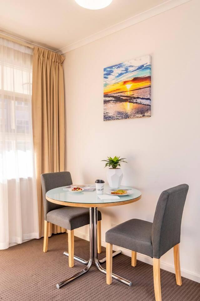"Ocean Sunset" Glenelg Central Studios Экстерьер фото