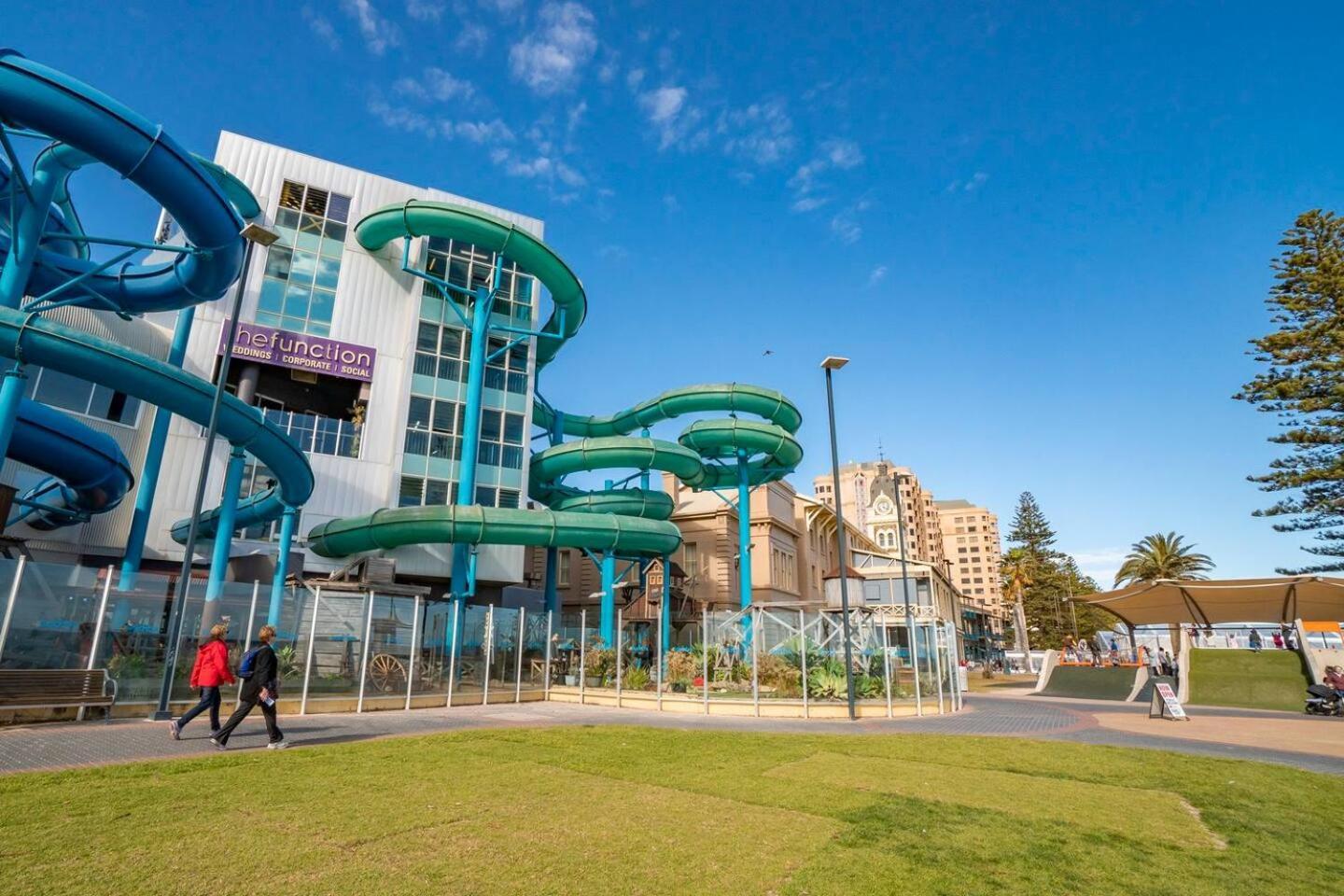 "Ocean Sunset" Glenelg Central Studios Экстерьер фото