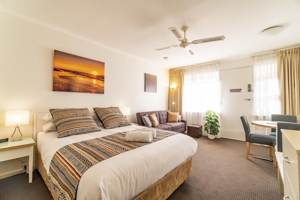 "Ocean Sunset" Glenelg Central Studios Экстерьер фото