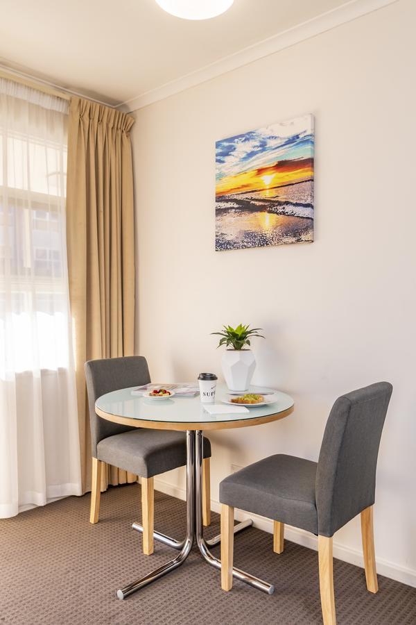 "Ocean Sunset" Glenelg Central Studios Экстерьер фото